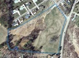 Zeb Corn Rd, Hendersonville, NC 28791