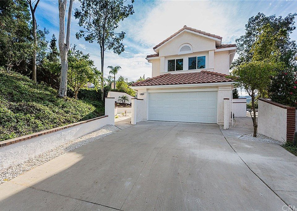1st image of 2353 Iroquois Ln