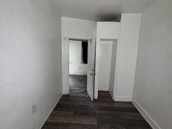 5th image of 5919 Summer St