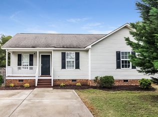 1404 Grovewood Dr, Clayton, NC 27520