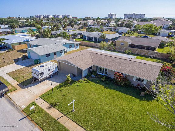 3rd image of 110 Bay View Dr