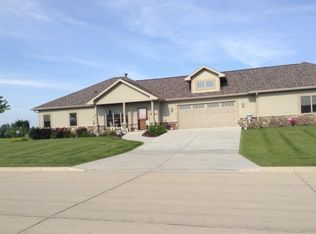 2511 Crossing Meadows Dr, Manitowoc, WI 54220