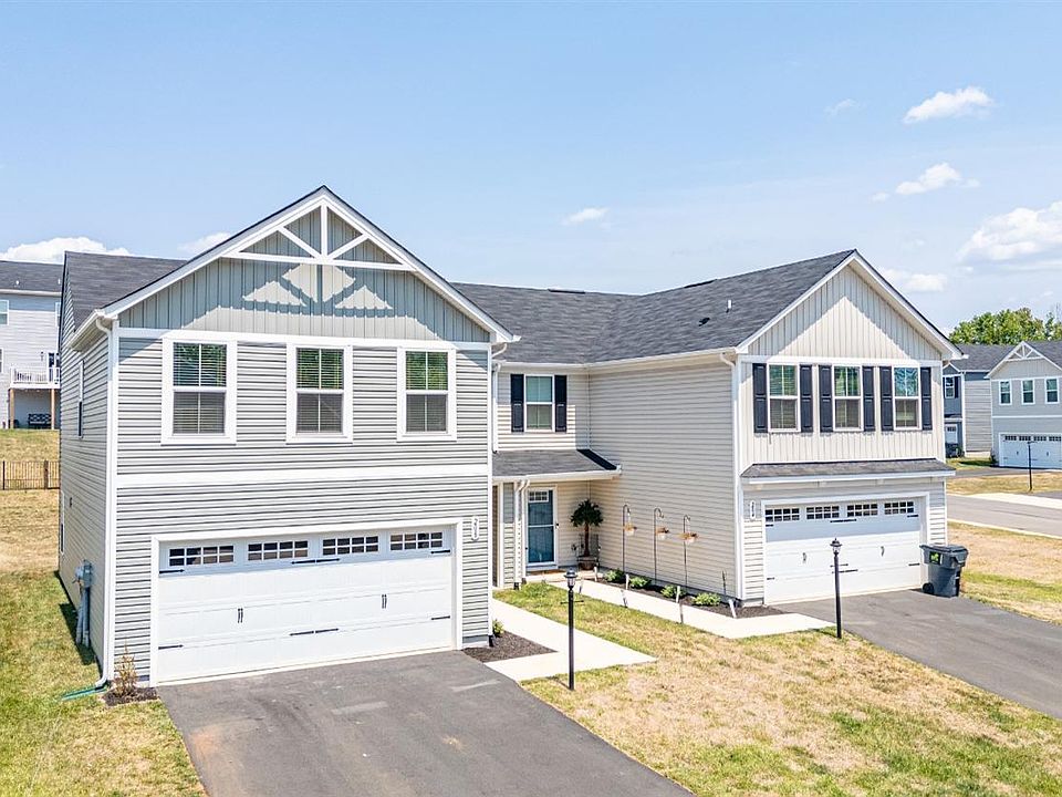 1st image of 208 Thicket Dr