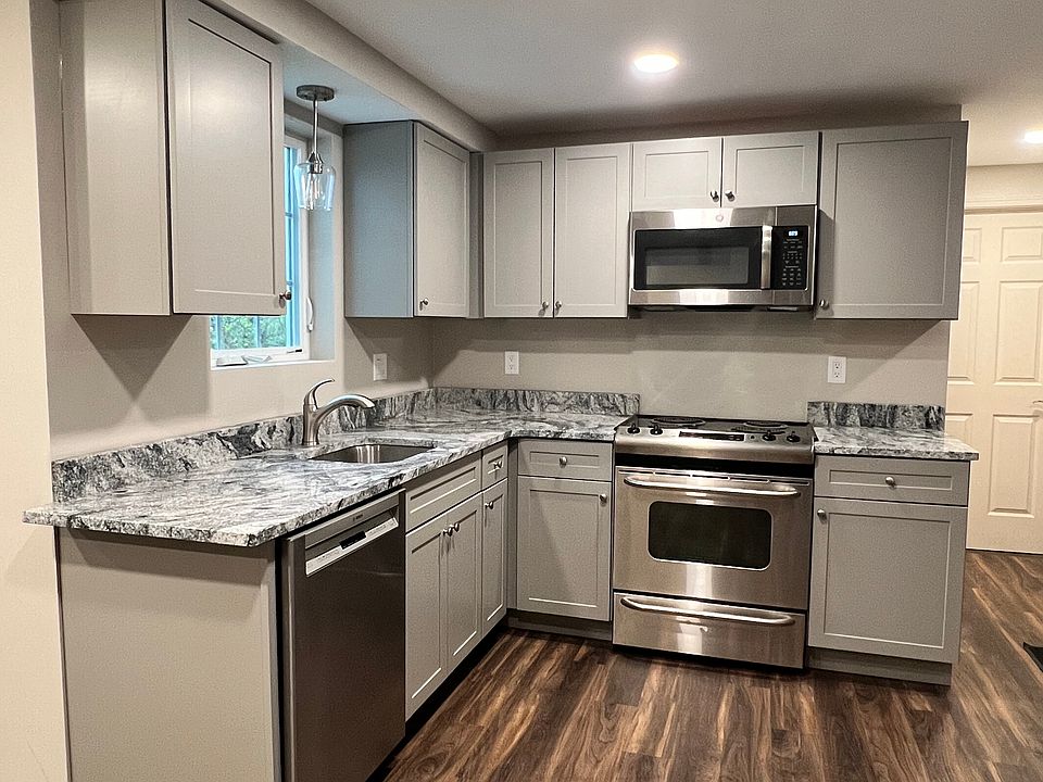 1st image of 120 Hope Rd #2