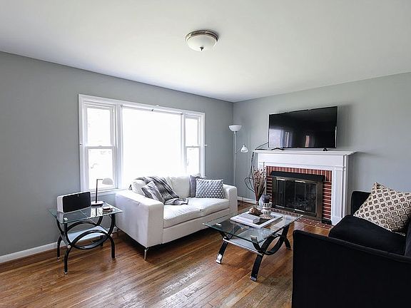 4th image of 213 Saint Margaret Dr