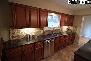 5th image of 800 Wallwood Dr