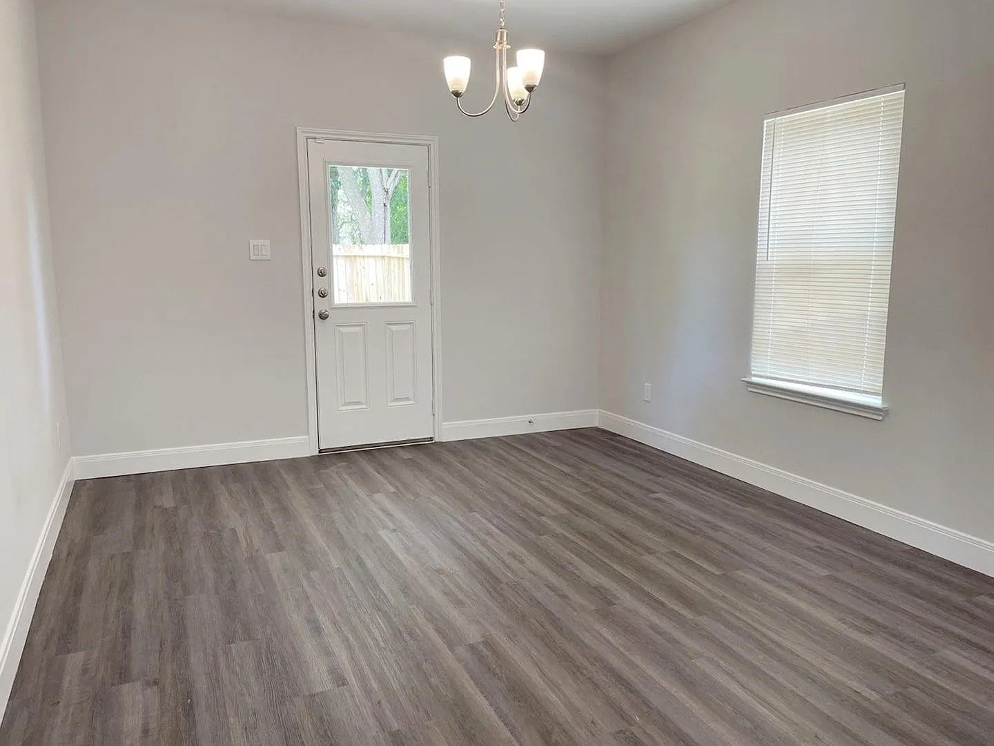 3 bed, 2.5 bath, 1608 sqft, $1,650 — Photo 3