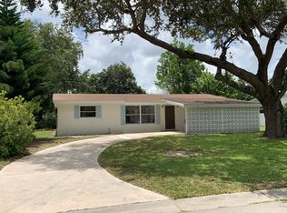 2203 1st Pl SW, Vero Beach, FL 32962