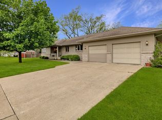 321 N 10th St, Adel, IA 50003
