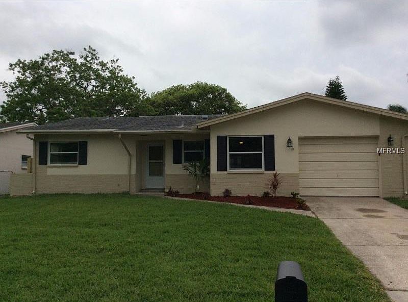 1st image of 924 Wicks Dr