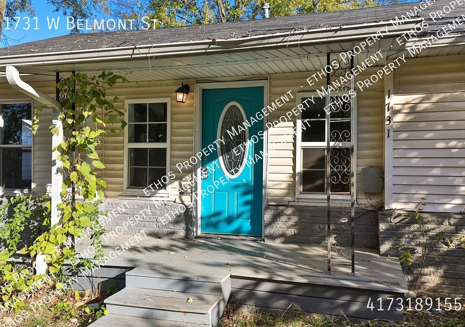 Available now!! 3 bed 1 bath with a large yard in Springfield, MO!! — Photo 2