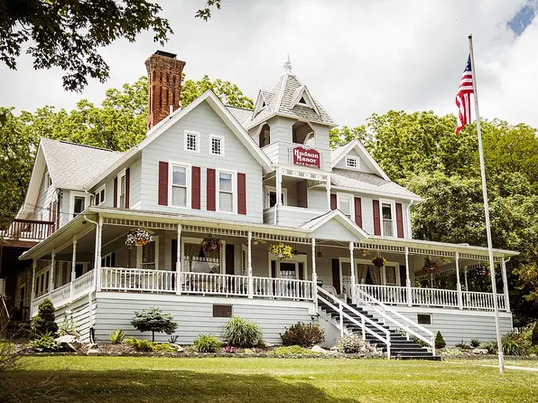 104 Seneca St, Watkins Glen, NY 14891