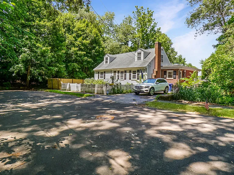 54 E Boscobel St — Photo 1