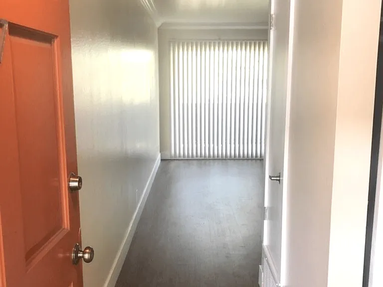 72 E 39th Avenue — Photo 17