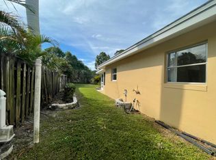 3680 Marvaez St, Fort Myers, FL 33901