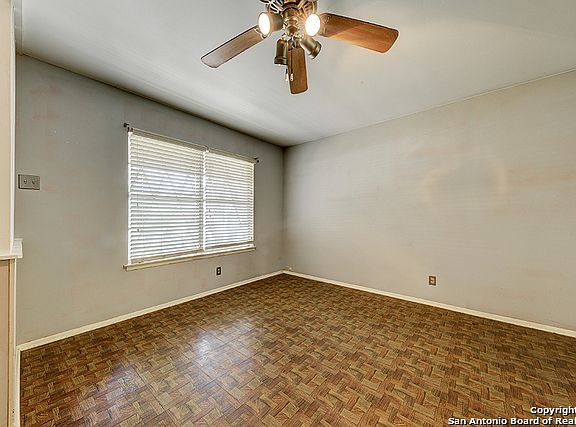 4th image of 127 Paradise Valley