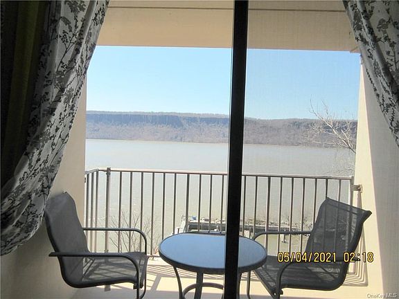 2nd image of 1155 Warburton Ave APT 2T