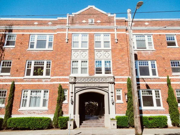 The Roy Vue Apartments