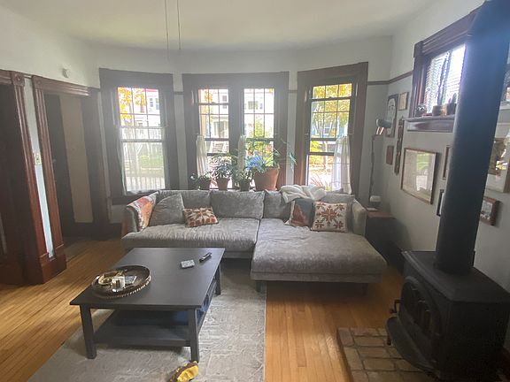 2nd image of 2733 N Bremen St #2733