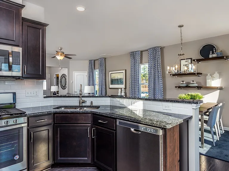 2410 Salem Creek Ct — Photo 2