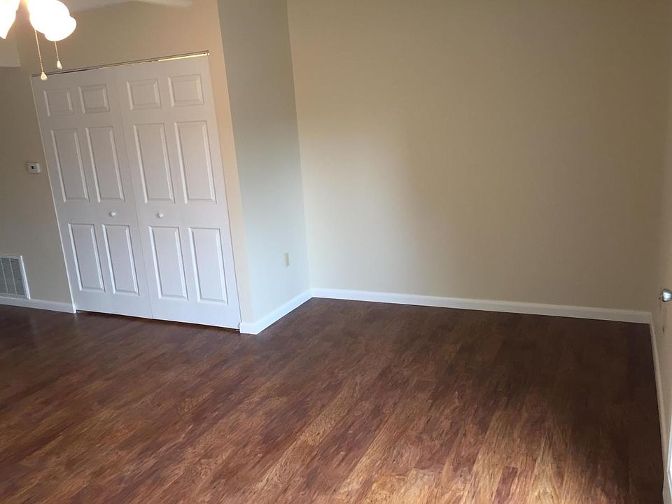 1st image of 305 Lee St #1