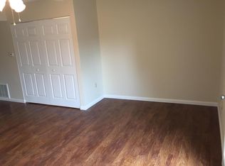 305 Lee St #1, Belpre, OH 45714