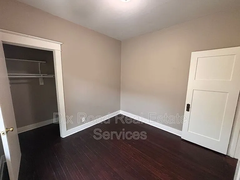 2109 Victoria Ave — Photo 13