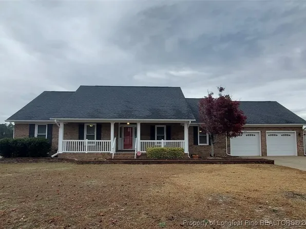 210 Laketree Blvd, Spring Lake, NC 28390
