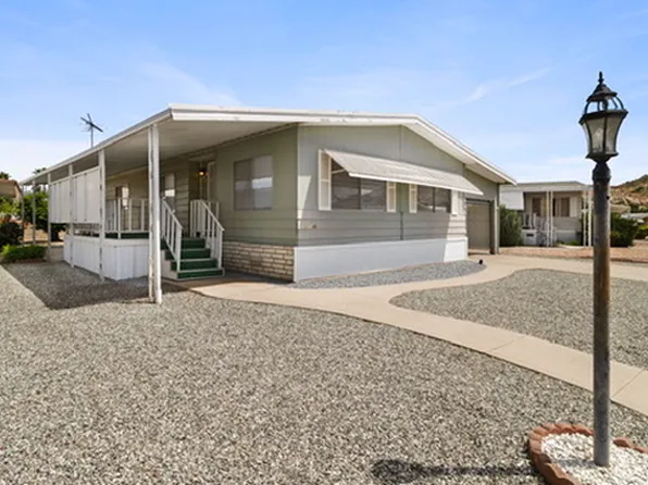 26146 Butterfly Palm Dr, Homeland, CA 92548