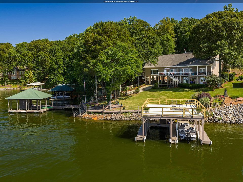 1st image of 378 Lakeview Cir