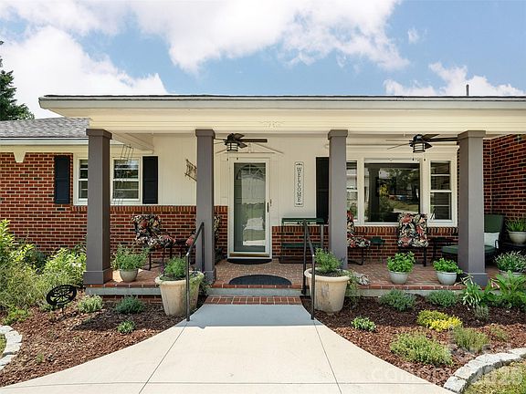 5th image of 525 Carson Dr