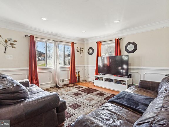 4th image of 14768 Barksdale St
