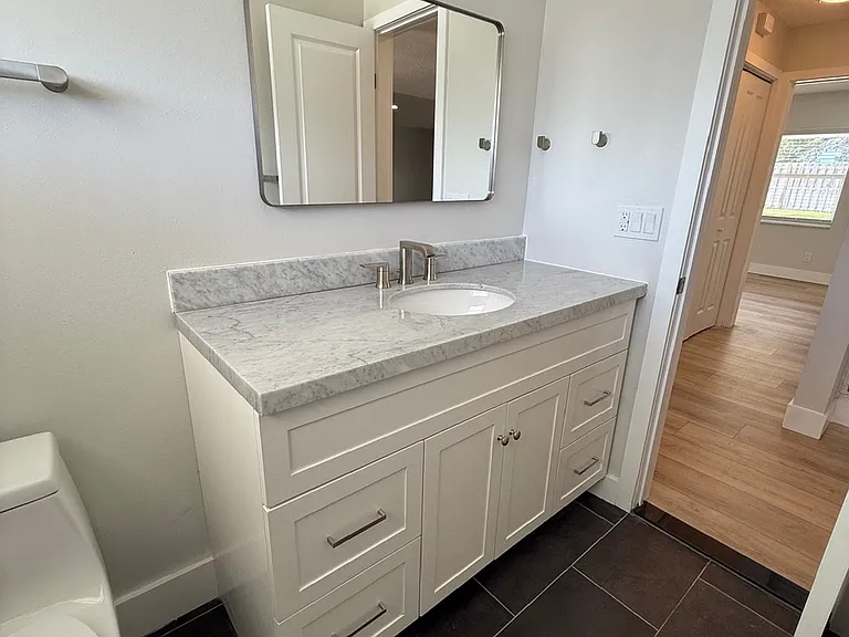 Hallway Full Bathroom