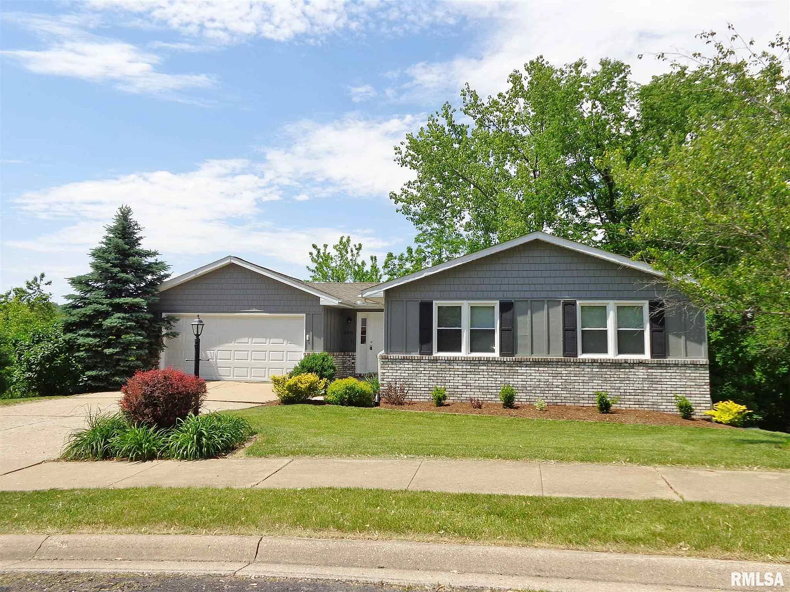 5911 W Ridgecrest Dr photo 1