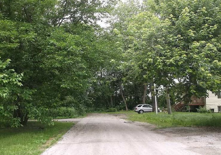2nd image of 2858 E 101st St