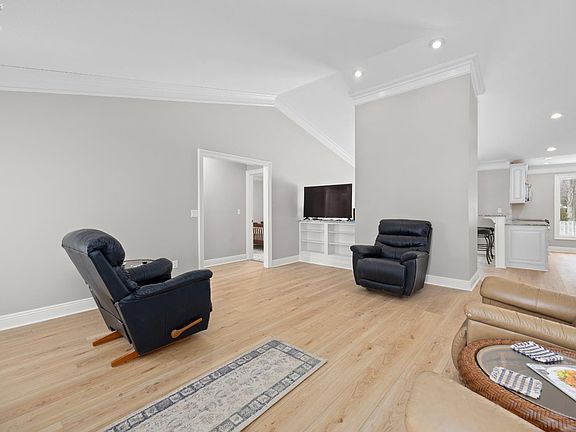 3rd image of 4128 N Berkley Rd