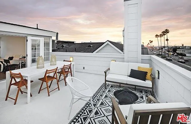 709 W Balboa Blvd — Photo 27