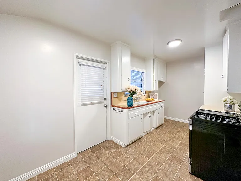 116 E Bay State St #116 — Photo 6