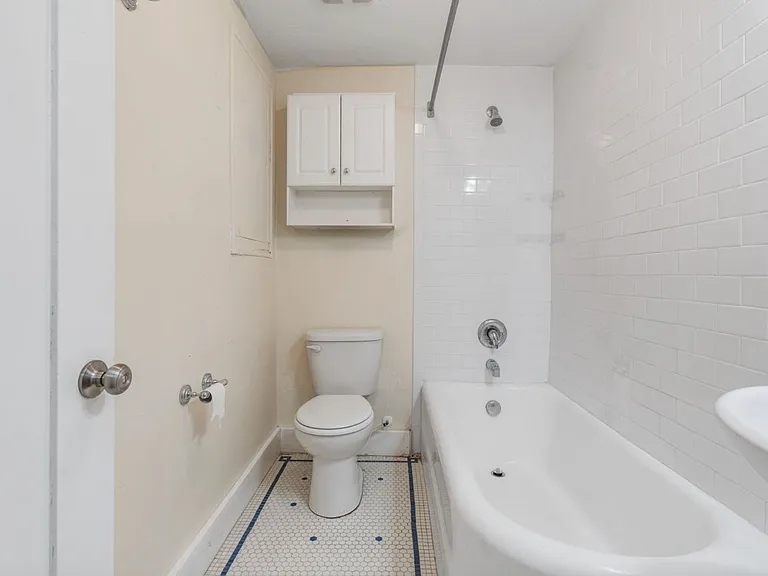 Ladywood Apartments — Photo 16