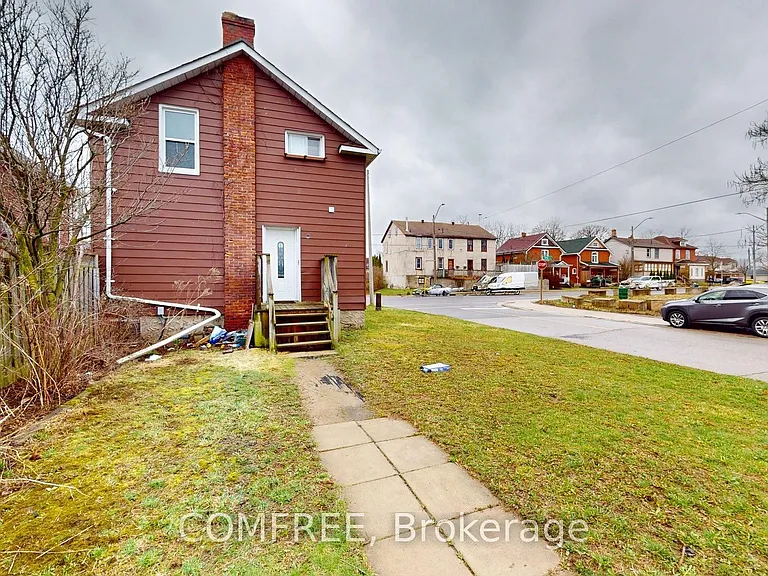 1405 King St E — Photo 26