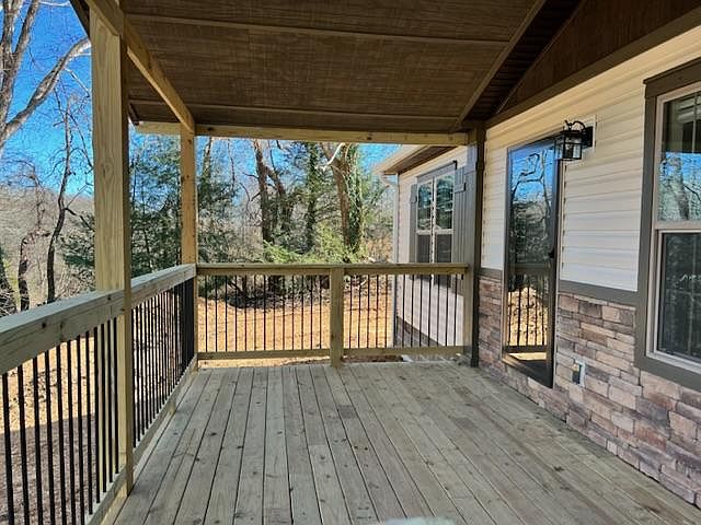 Large front deck perfect for relaxing