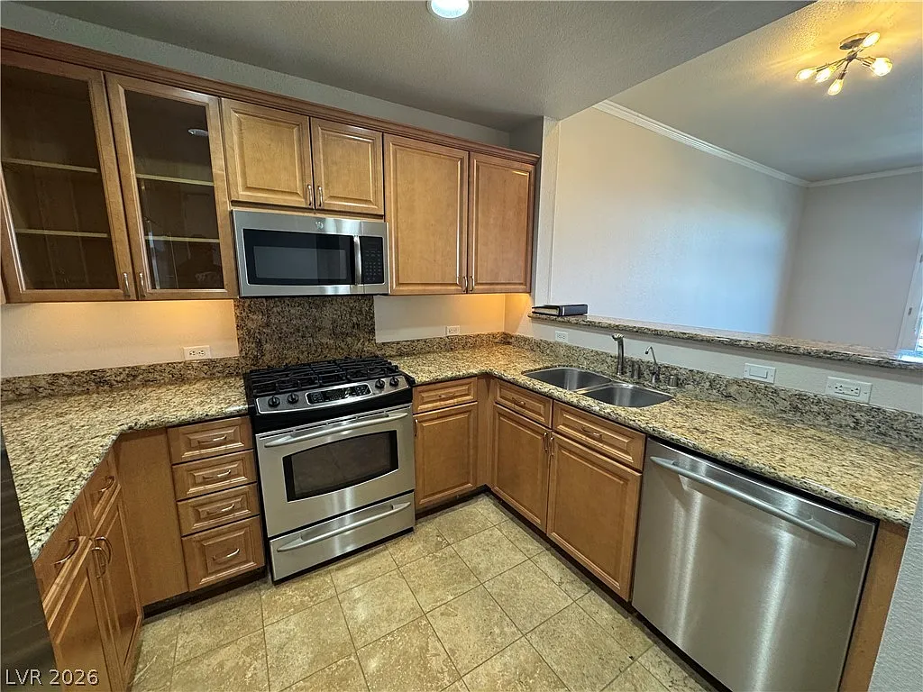 1 bed, 1.0 bath, 871 sqft, $2,400 — Photo 4