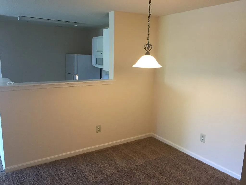 2 bed, 1050 sqft, $1,797 — Photo 2