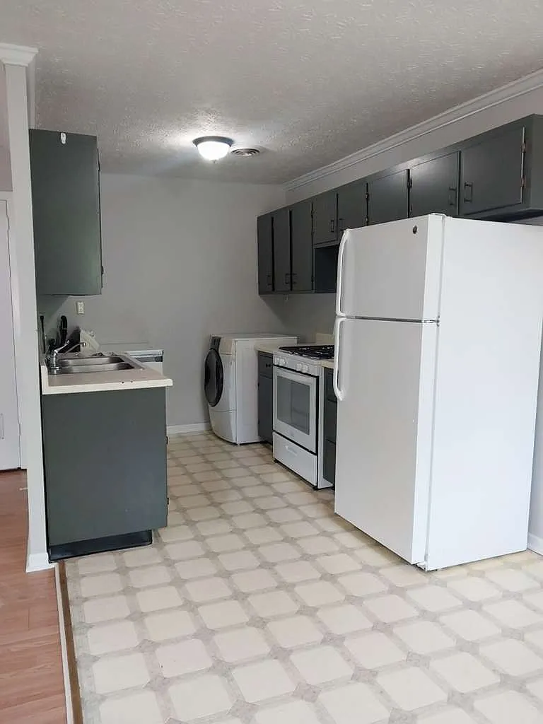 1 bed, $1,295 — Photo 1