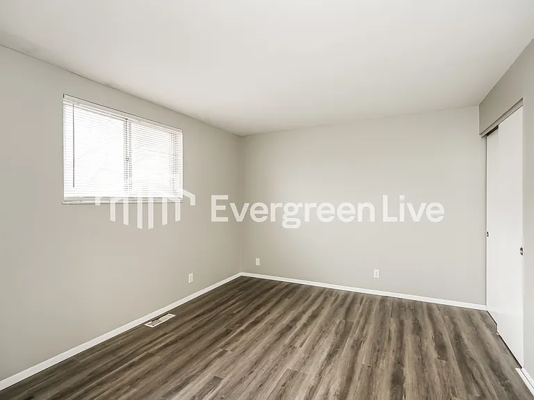 10226 Storm Dr — Photo 11