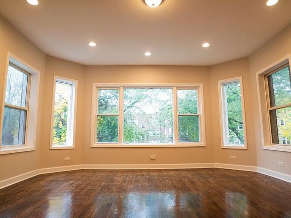 3rd image of 7629 S Kingston Ave APT 2