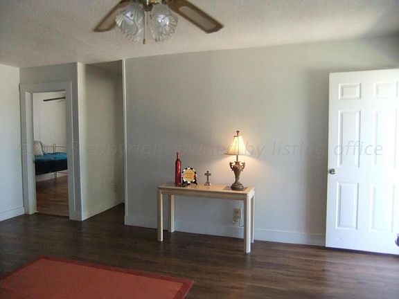 3rd image of 702 E Browning Ave
