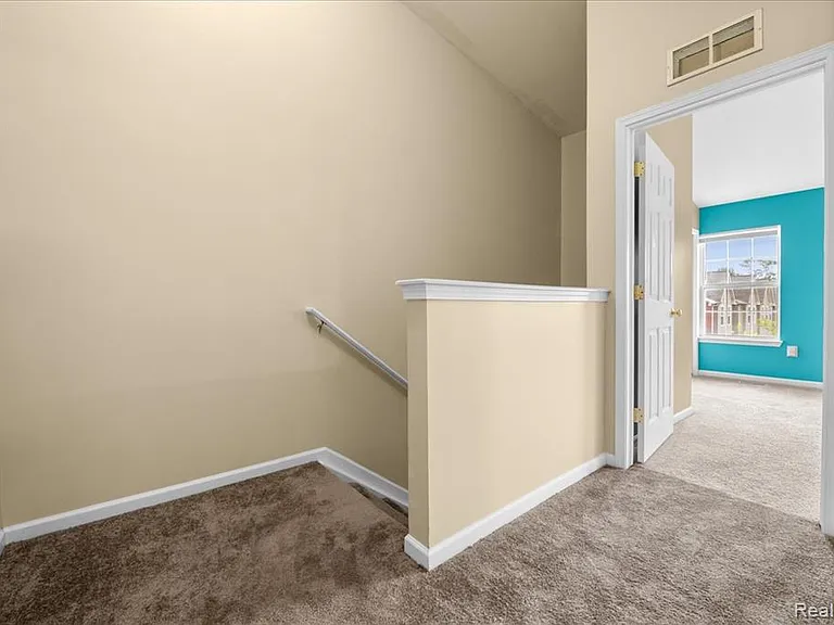 22684 Goddard Rd — Photo 24