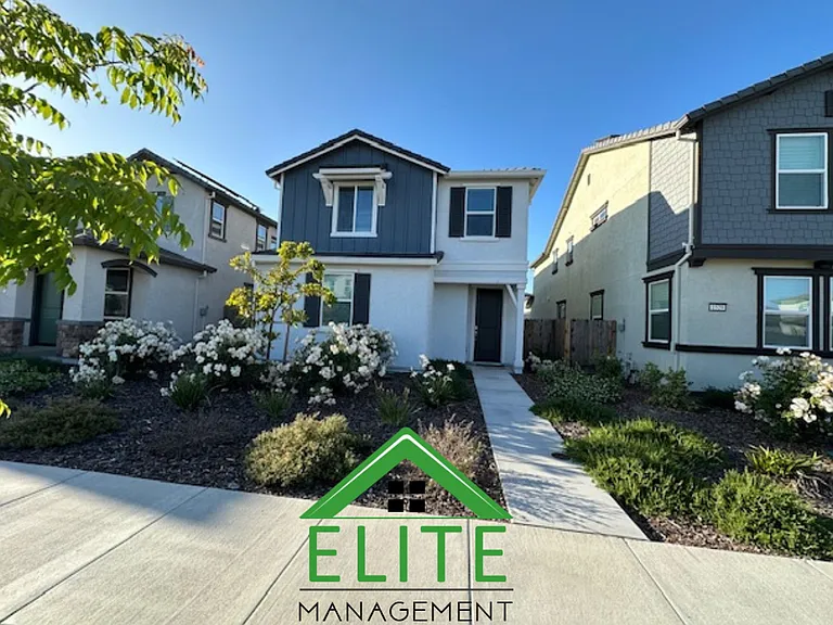 1525 Bluegill Way — Photo 1