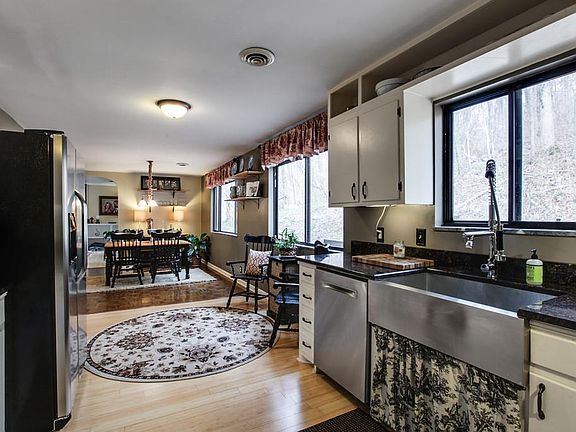 4th image of 6714 Duquaine Ct